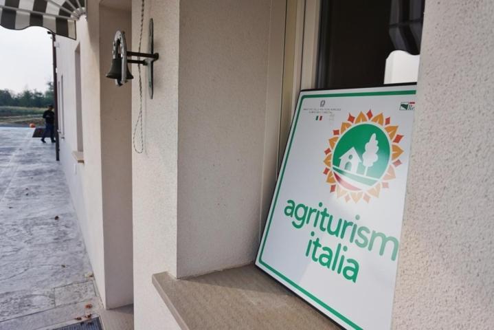 Agriturismo Campogrande 카르파네토 피아센티노 외부 사진